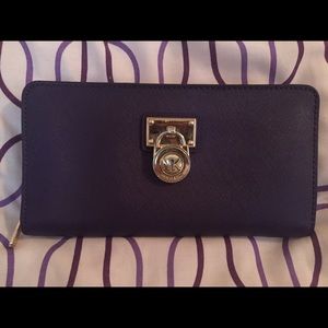 Michael Kors Hamilton Traveler Wallet